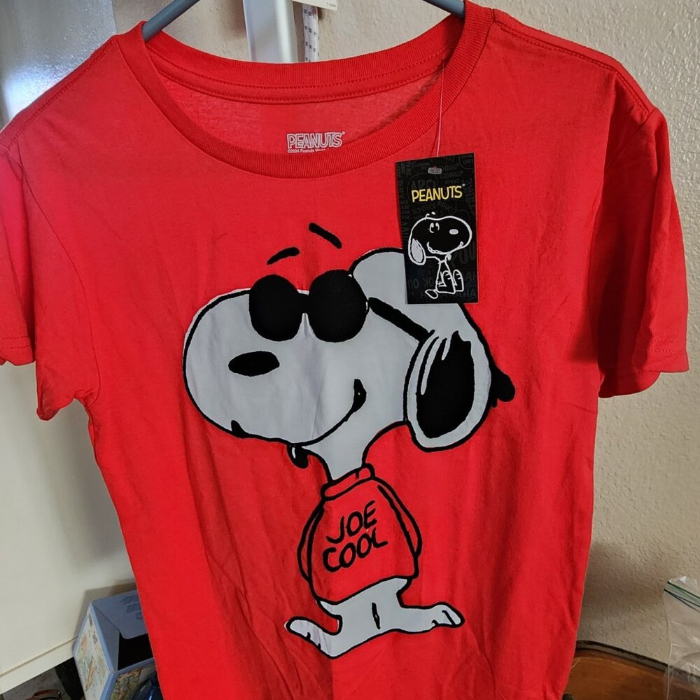 Peanuts Snoopy Joe Cool Men's Small T Shirt Brand NEW with Tag NWT